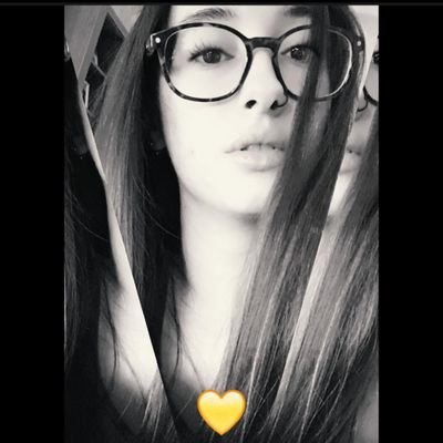 PatriciaAlmagr1's profile picture. Haz lo que te salga del coño.