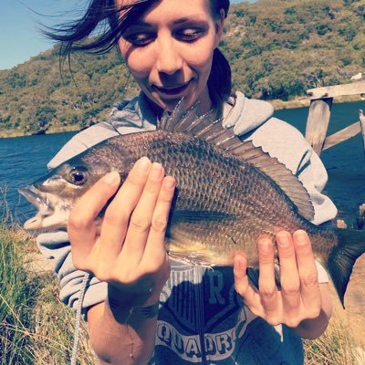 CycloneSuzi's profile picture. Accounting assistant. Science. Sport and political interests. I love singing and writing. Future Marine Biologist.