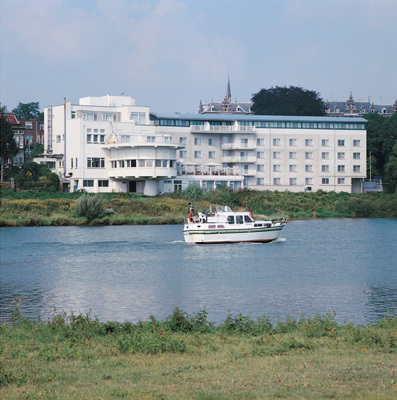 NHRijnhotel's profile picture. NH Rijnhotel near the river the Rhine, only 15 minutes walking from the centre. 68 hotelrooms, 2 meetingrooms, a restaurant and terracce. Free parking.