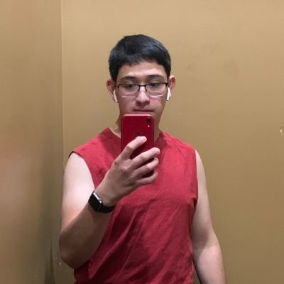 Male masseuse, +18 content creator, and photographer, streamer.