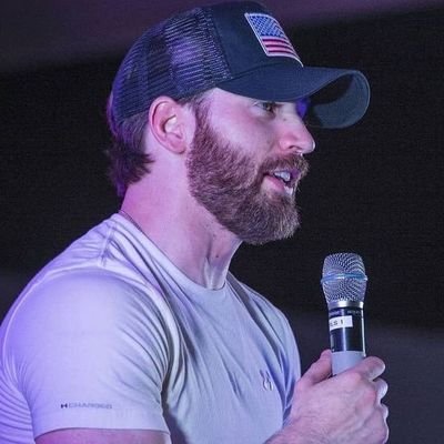 depressed, weird and childish af. here for the positively motivating side of twitter and chris evans. that's it.