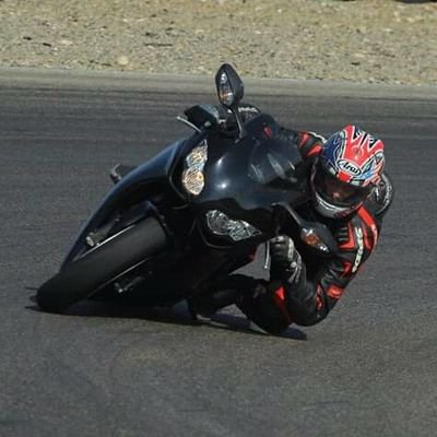 pumpat4's profile picture. di sinistra