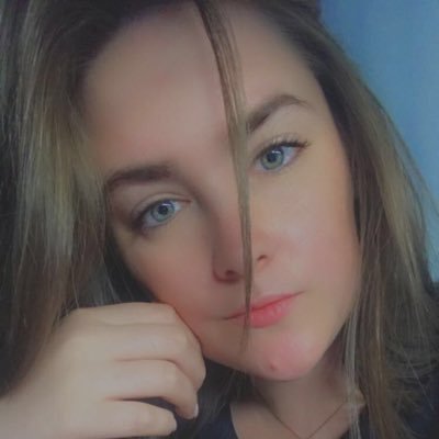 EloiseRoze's profile picture. Ne jamais se fier aux apparences...   🌹