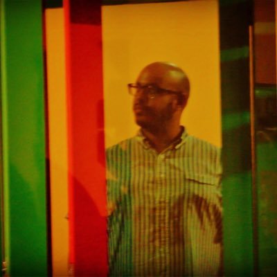 ezez_'s profile picture. is growing. is a storyteller. is a connector. is always down for good meal from a @bale_moya.