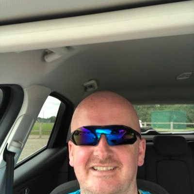 Probation Offender Manager, part time lecturer in Offender Personality Disorder pathway at University of Central Lancashire. Blades fan. Into keep fit.
