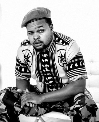 Mopedi Thwii light skinned Nkwisheng. Artist | Songwriter | VO artist #Lepara bookings 1chantnation@gmail.com #Dikeledi video https://t.co/KWQsB4at83