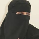معلمة وناشطه حقوقيه .. حضرمية المولد والمنشأ صنعانية العائله والانتماء .. اسكن اليمن ويسكن اليمن قلبي