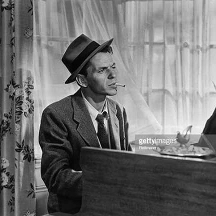 OX44613378's profile picture. Smile :)