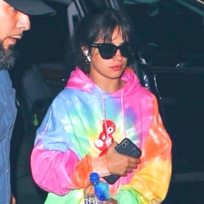 Cuando las palabras no son suficientes para expresar lo que sientes, ¡abraza!
- Camila Cabello
