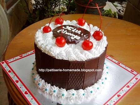 Online Cake Shop Cirebon.
Menerima pesanan Cakes, Chocolate, Cookies untuk wilayah Cirebon dan sekitarnya.