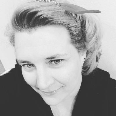 I'm a slightly crazy, extremely fun, weird, wild, fluffy, bookish nerd who is very open minded, up for new experiences, and interesting conversation.