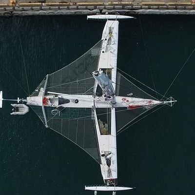 🇫🇷Le trimaran le plus rapide du monde revient    
🇺🇸The world fastest trimaran is back