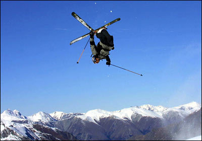 Avid skiier - spent the 2009/10 season in Whistler, BC. Going out to Kitzbuhel in 2011.

http://t.co/wQHs43KmHj in development for the 2011 season