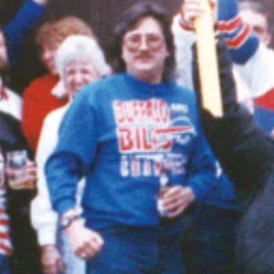 was Married to Linda for 37 happy years. bills Sabres fan. golfing fishing classic cars. Go bills Go Sabres!!!!