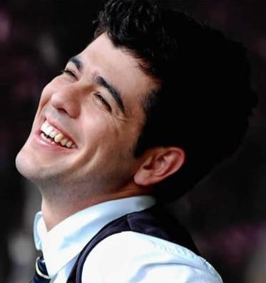 Tem um carisma todo particular com os jovens e realiza um trabalho no qual prevalece um profundo sentimento de adoração e oferta da própria vida.