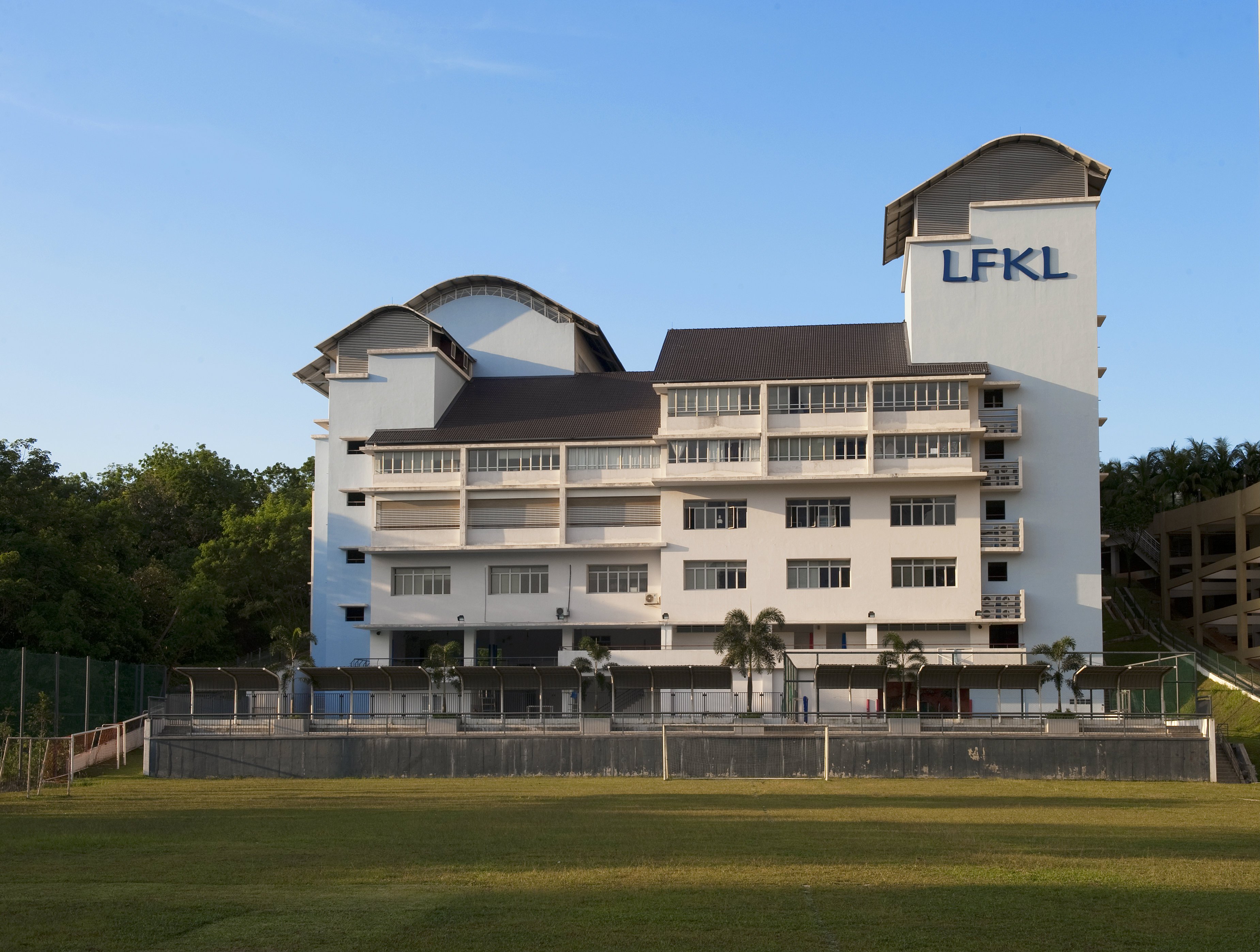 Le Lycée Français de Kuala Lumpur (LFKL) accueille 665 élèves de plus de 40 nationalités différentes, de la maternelle au lycée.