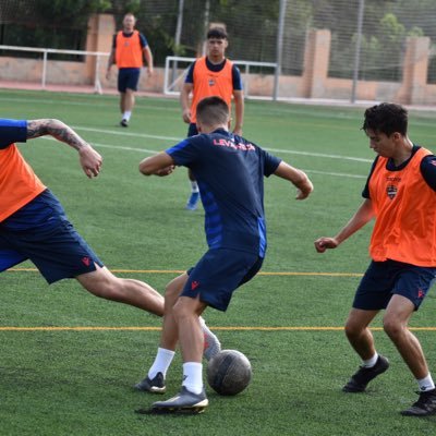 鷲野晴貴 夏休み中いつでもクリニック プライベートレッスンやります テーマはトラップキックに加え ドリブル ボールコントロールやサッカーで必要なステップワークを教えます 出張もしますので是非 鷲野晴貴 夏休み中いつでもクリニック プライベートレッスンやります テーマはトラップキックに加え ドリブル ボールコントロールやサッカーで必要なステップワークを教えます 出張もしますので是非