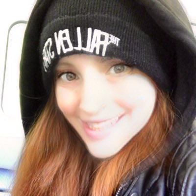 HollySteele1's profile picture. 