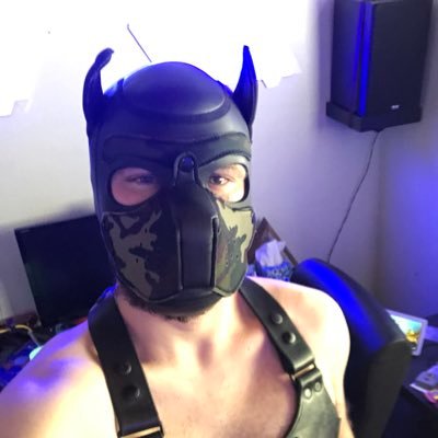 No limits dick pig here in SF looking for other kinky dudes to fuck around with. Im willing to try anything twice just to make sure I don't like it.