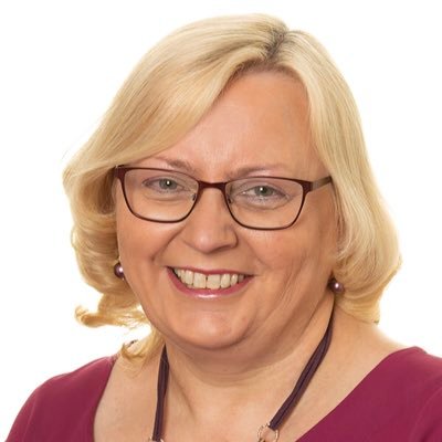 Senior Marketing and Communications specialist; Charity leader; Consultant. Wife and mum of 3 and big football fan! All views are my own.