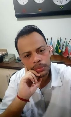 alguem encontrado a felicidade, pai de menino e menina . tentando esmurra a porta que me prende.
Instagram gabriel_carloscb