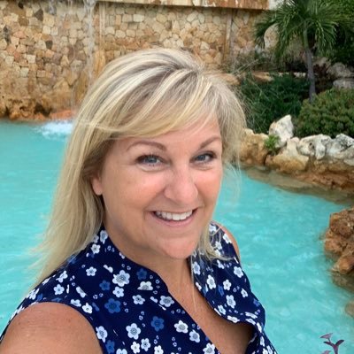 dinadennis's profile picture. servant of Jesus | wife | mom | mimi | travel specialist | Eph 3:16-18