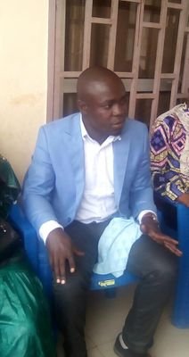 Ingénieur forestier, avec une expérience de 5 ans en foresterie. Directeur à l'école God'son Mbere site de Jacques opangolt depuis 2018