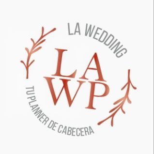 Event Manager, Logistic Expert & Bridal Consultant. Mi misión como Planner es que disfruten, rían, vivan y amen cada paso de su camino al altar.