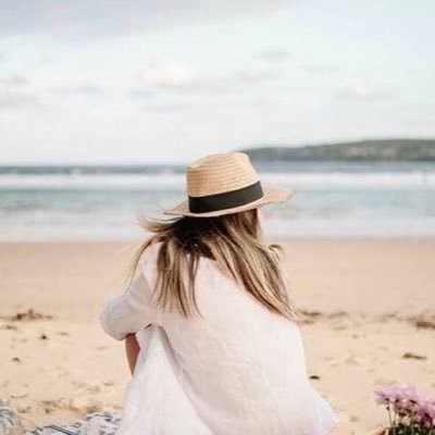 ekita15's profile picture. Adoro la vida !!! despertar y amanecer cada dia y disfrutar de los placeres de la vida.
Amante de los animales,