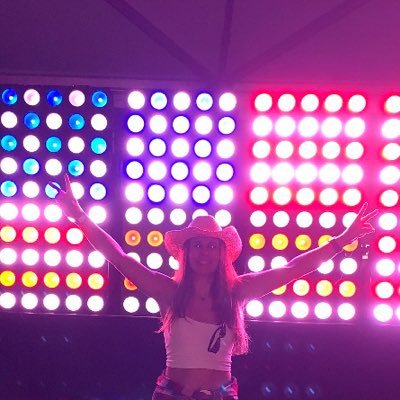 gibsonicole's profile picture. NAU Alum • #WhoDat🖤💛🏈