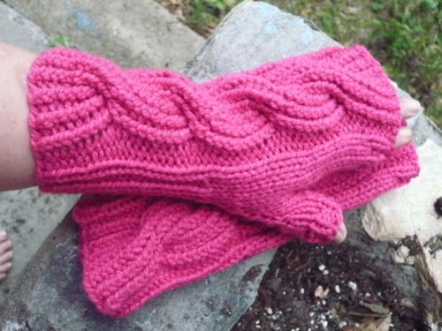 Petra52623's profile picture. I knit gloves, beanies, toppers with earflaps for babies, and warm toasty footsies.