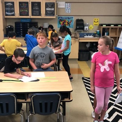 dhe176_178's profile picture. We are students at DHE, and we are tweeting about things important to us!