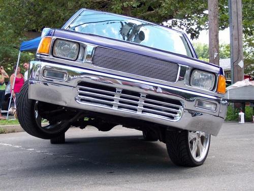 LOWRIDERS, HYDRAULICS SHOWS FUN CRUISING