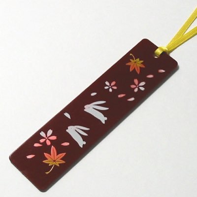 bookafterword's profile picture. 雑食性の本好きです。買った本や読んだ本の感想を思うままつぶやきます。他のことも喋るけど寛大な心で許してほしい。