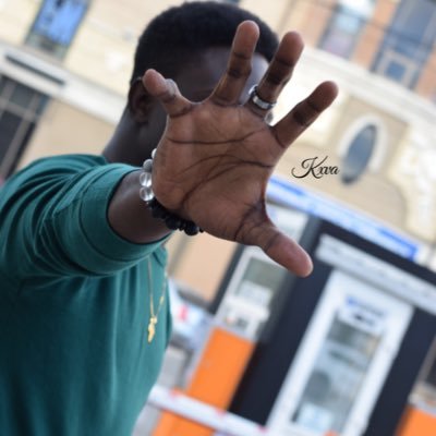 life is wat u make it..... peace....love.....hate...... click da follow button n see wat happens......