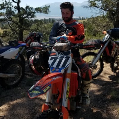 cgiles22's profile picture. 🇺🇸