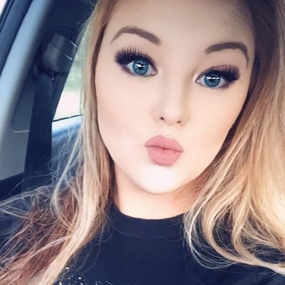 The_GhoulFriend's profile picture. |MommaBear|DisneyAddict|BookWorm|StarNerd|FueledByCoffeeAndSpookyStuff|