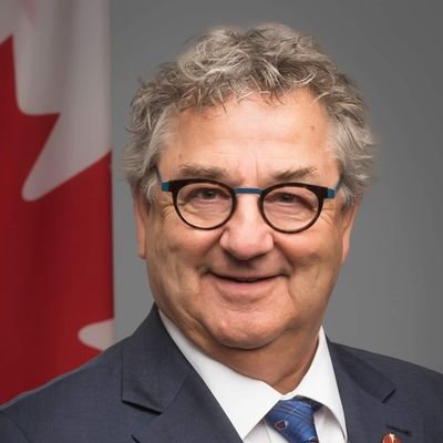 Sénateur indépendant (Québec-Golfe). 
Ex-maire de Rimouski (2005-2016).