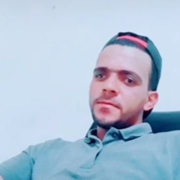 x1seIi4Xr7LSVbT's profile picture. رسمت سفينه علي شاطئ المستحيل اجمل مافيه الحب واصعب مافيه الرحيل