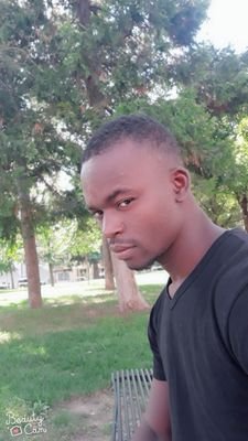 Fuzy91682506's profile picture. diplomatic