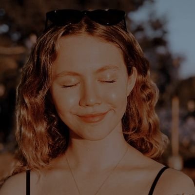 ❁ ゚༢ ᴀ̤ᴍ̤ᴇ̤ʀ̤ɪ̤ᴄ̤ᴀ̤ɴ̤ ᴘ̤ɪ̤ᴇ̤ ༼ᴄɪɴᴇᴍᴀ’s ᴘᴀʀᴛ–ᴛɪᴍᴇ ᴡᴏʀᴋᴇʀ ⨟ ᴘsɪᴄᴏʟᴏɢʏ sᴛᴜᴅᴇɴᴛ ᝰ ʜᴜɢs ᴇɴᴛʜᴜsɪᴀsᴛ彡 ❛—it’s called ukulele screamo and it’s art.❜ #longvillerp