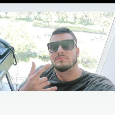 AngelSF28's profile picture. ......