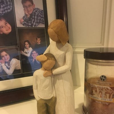 A podcast for grieving parents and those who support them. A pediatrician and mother of three - 2 on earth and 1 in Heaven, Andy, forever 14, killed on 8/15/18