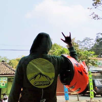 yemixmix's profile picture. Owner @mixcreative_