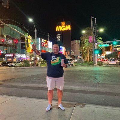 andybroughton81's profile picture. electrical engineer Lfc main stand block U2 professional gambler racehorse owner courteeners follower JFT96 godfather uncle husband frenchie collector