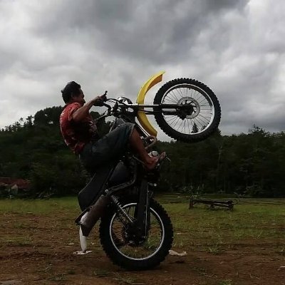 andrewhidayat16's profile picture. 