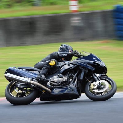 四国のオートバイ用品店STAFF 安全で楽しいオートバイライフを！！ 基本オートバイネタ 仕事ネタで、、 ZZR1100D7 ストリートトリプル765RS スーパーカブ90カスタム GROM nsr50 team29