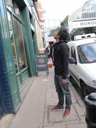 azrilG's profile picture. Golfer, qualified chemical engineer, ex-investment banker and now, coal and family office tings.