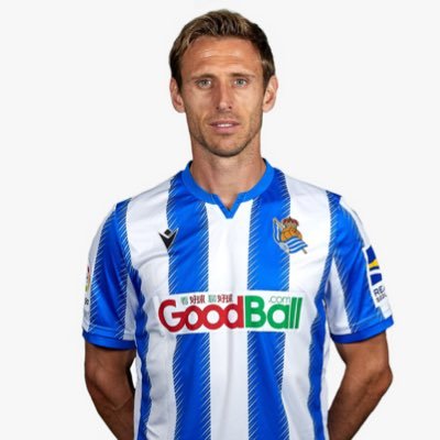 Professional footballer @realsociedad and Spanish International | @pumafootball athlete | Enquiries @BEngagedUK info@b-engaged.co.uk