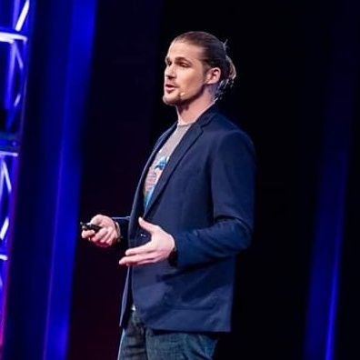 🏆 XR Producer | 👨🏼‍💻 AI/Digital Marketing Specialist | 🗣️ #TEDx Speaker | 🔥 Pro VR Esports Athlete |
Founder ▶@cristemktgsol ▶@provrgear
